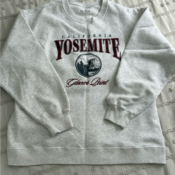 Hollister Oversized Crewneck - Picture 1 of 2